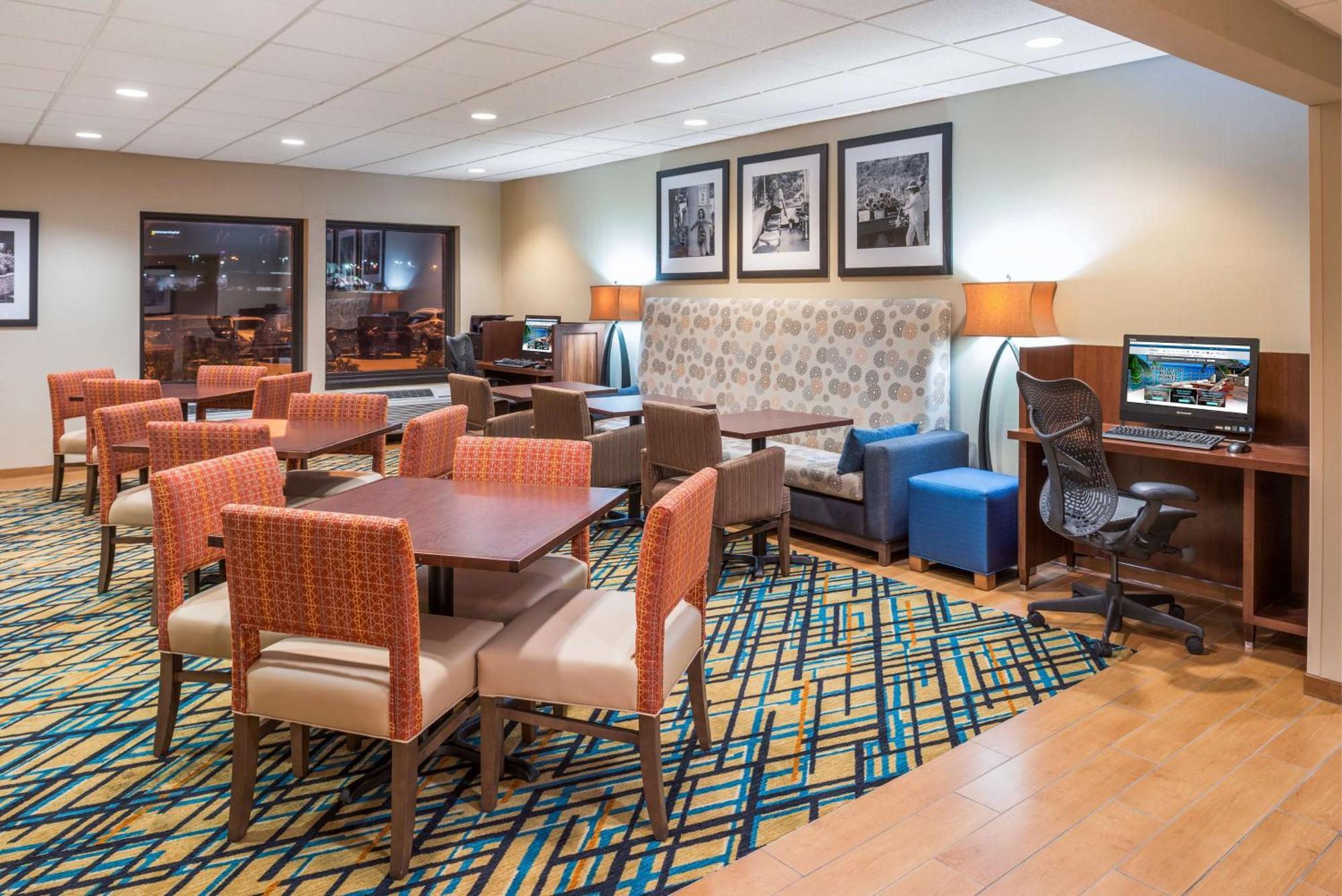 Hampton Inn Кълъмбия Екстериор снимка