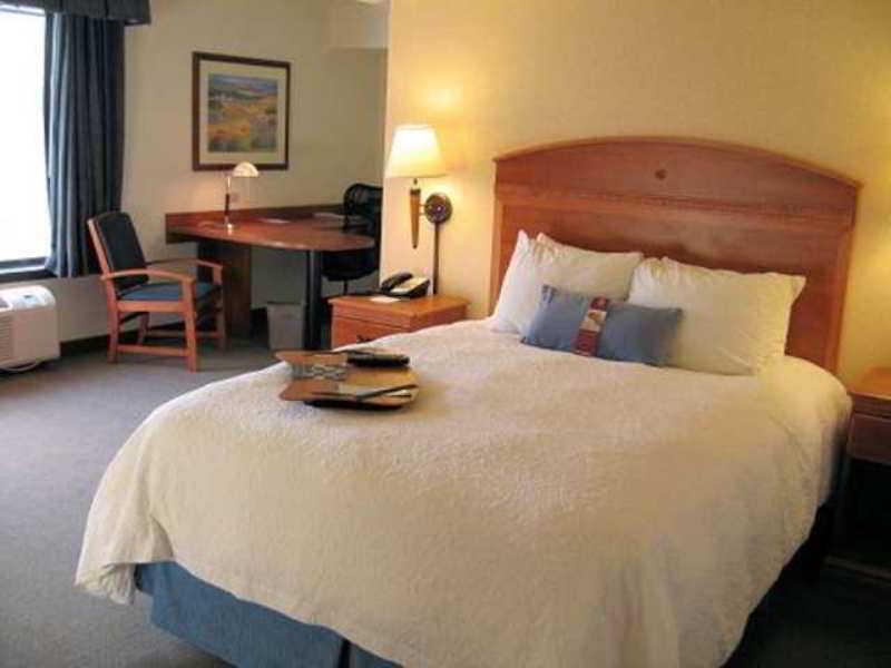 Hampton Inn Кълъмбия Стая снимка